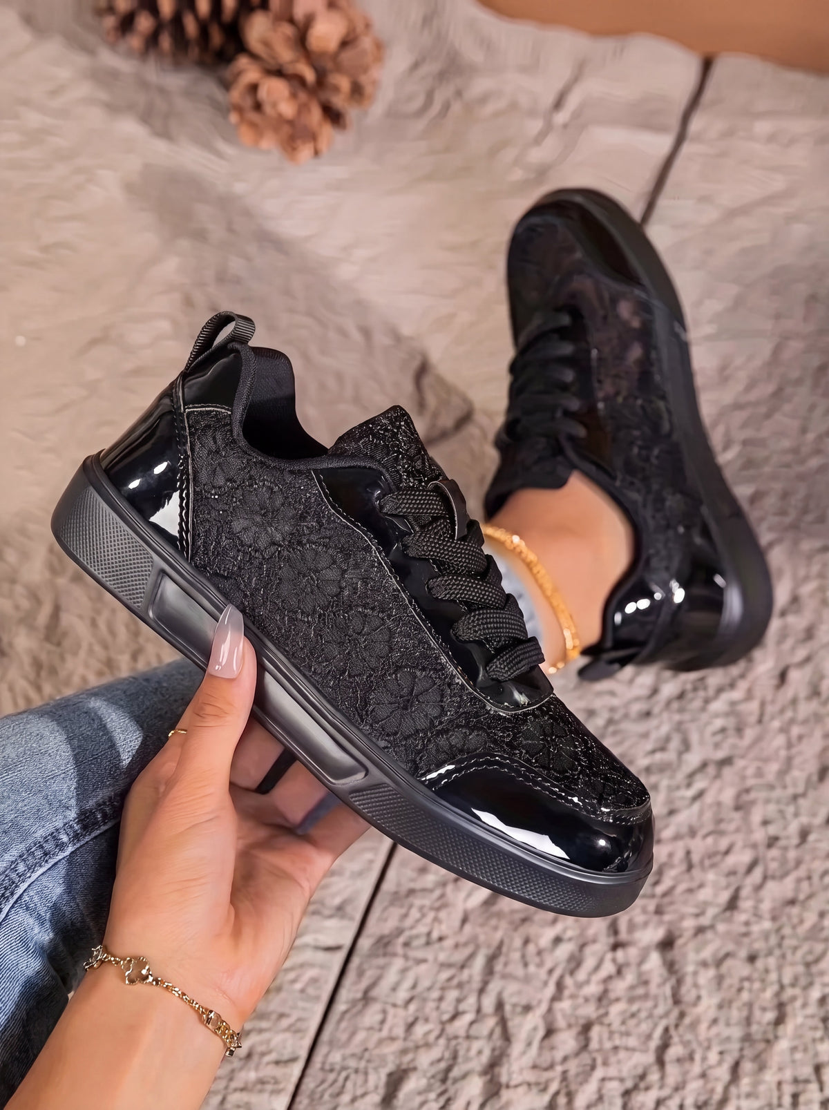 Alva | Bekväma sneakers med blommig spets